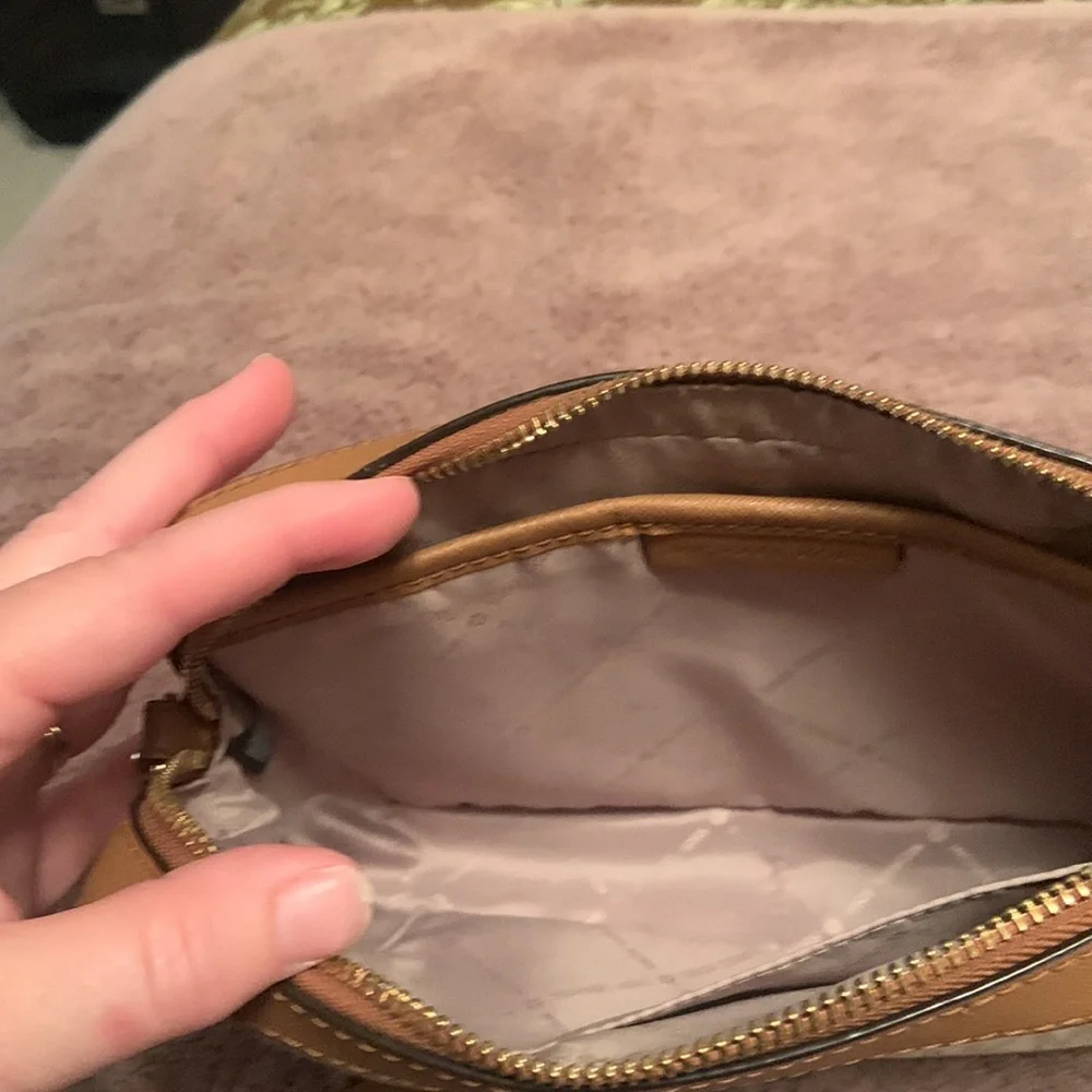 Michael Kors Crossbody - Picture 4 of 8